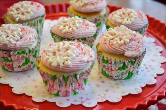 raspberries-cream-cupcake-4