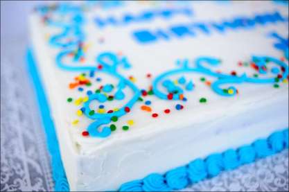 blue-and-white-cake-6