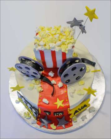movie-themed-cake-11